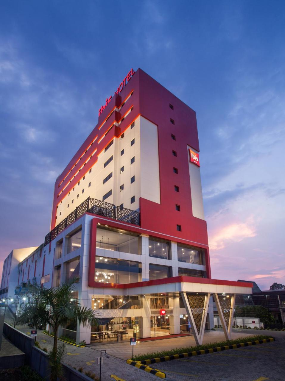 Ibis Pontianak City Center Luaran gambar
