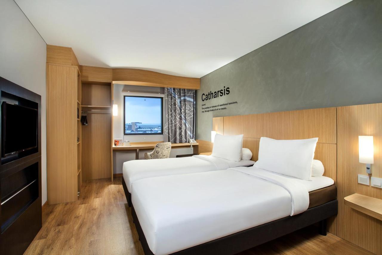 Ibis Pontianak City Center Luaran gambar