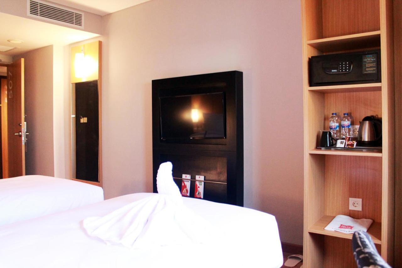 Ibis Pontianak City Center Luaran gambar