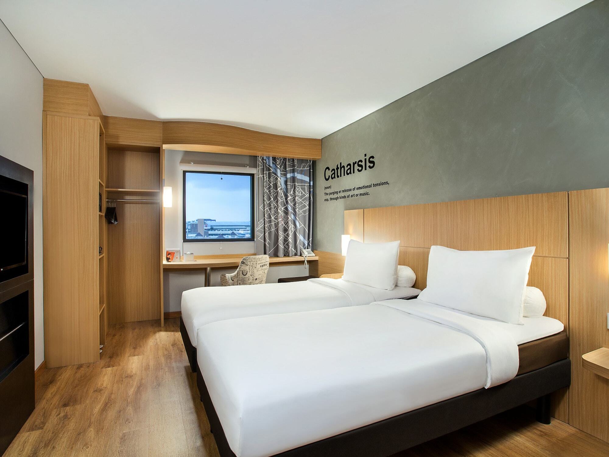 Ibis Pontianak City Center Luaran gambar