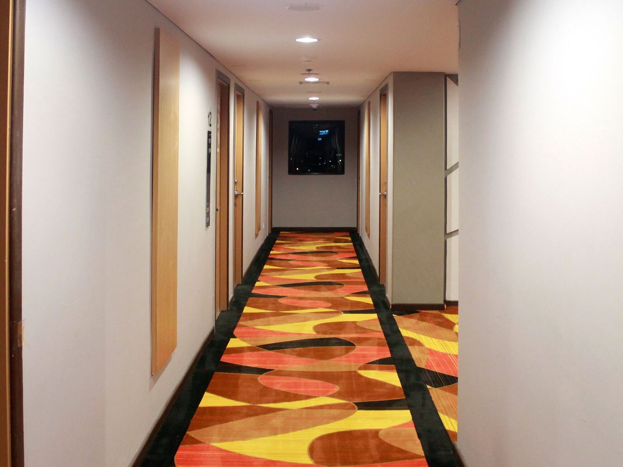 Ibis Pontianak City Center Luaran gambar