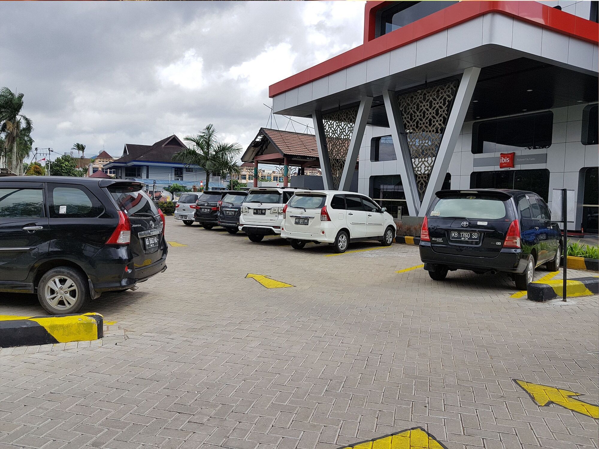 Ibis Pontianak City Center Luaran gambar